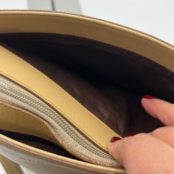 BURBERRY LONDON BEIGE TONAL STITCH COLOR BLOCK LEATHER SHOULDER BAG PURSE - Picture 11 of 14